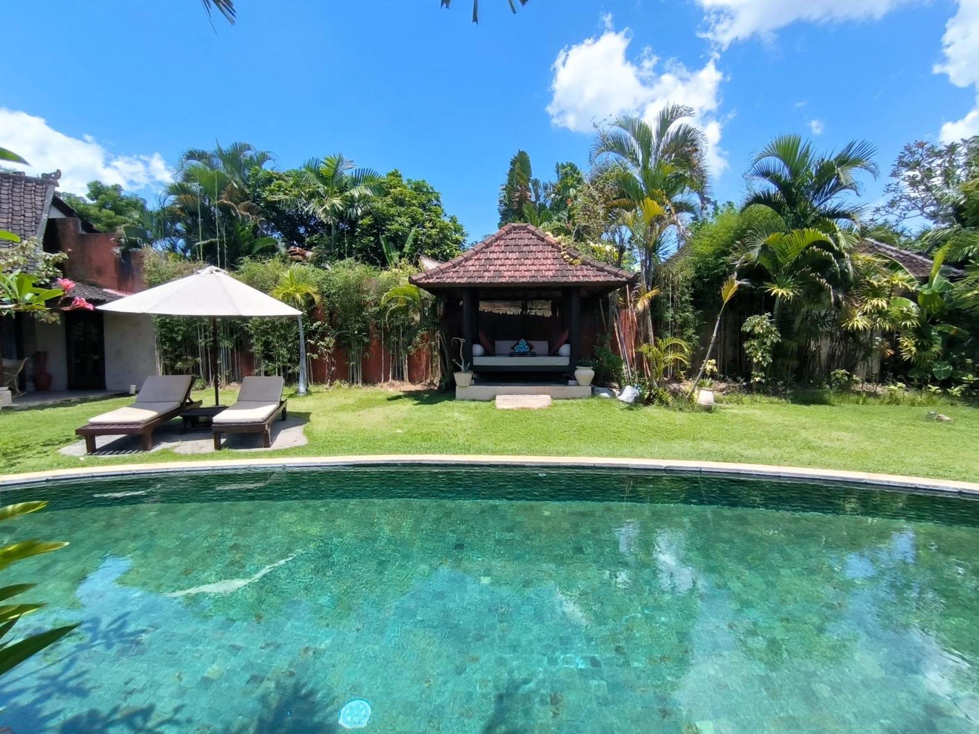 Villa Plawa Asri เซมินยัค ภายนอก รูปภาพ